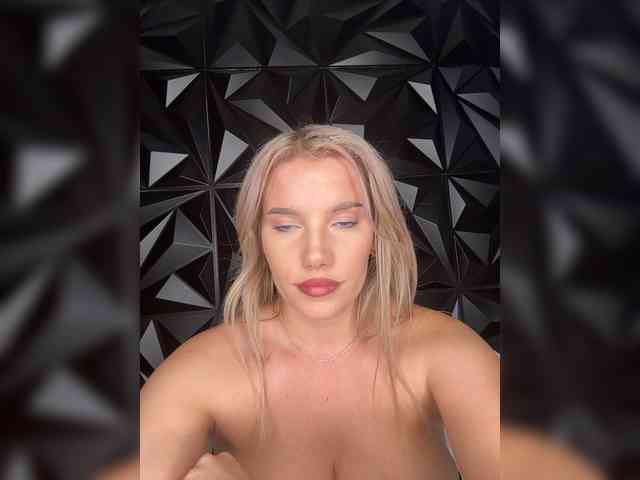 LYALYAtop