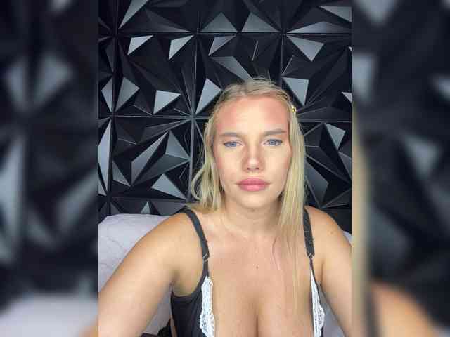 LYALYAtop webcam