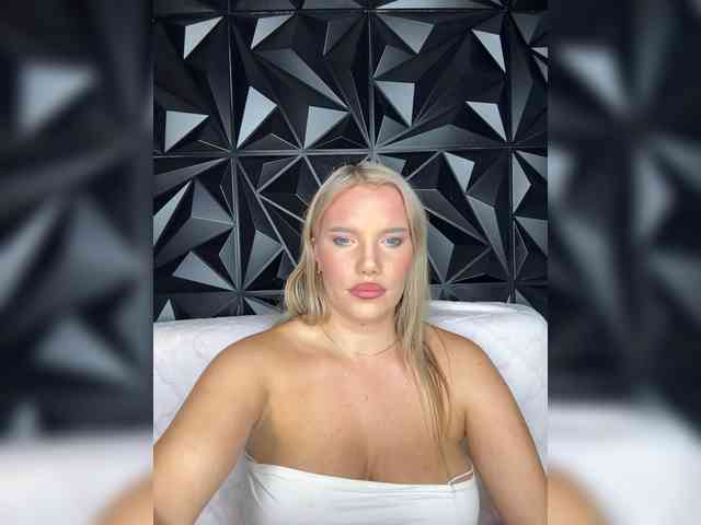 LYALYAtop webcam