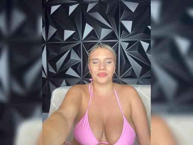 LYALYAtop webcam