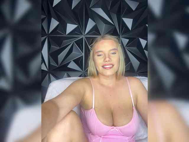 LYALYAtop webcam