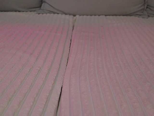 1-x's BongaCams show and profile