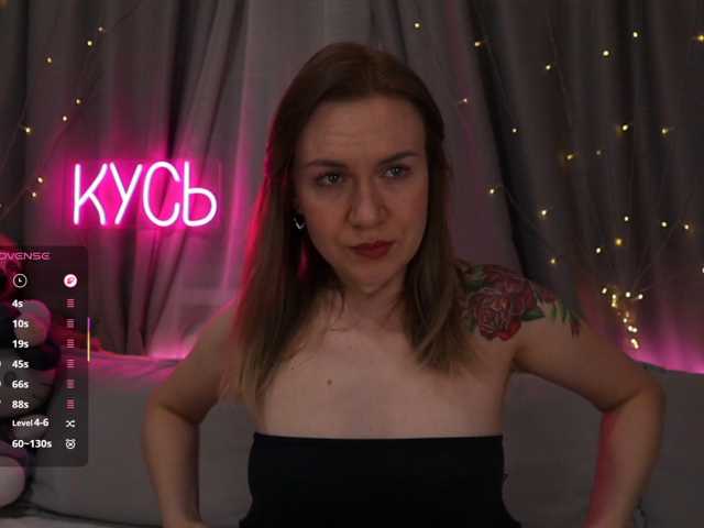 1-x, en directo ahora en BongaCams