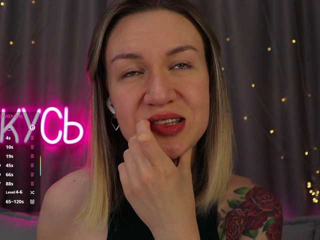 1-x's BongaCams show and profile