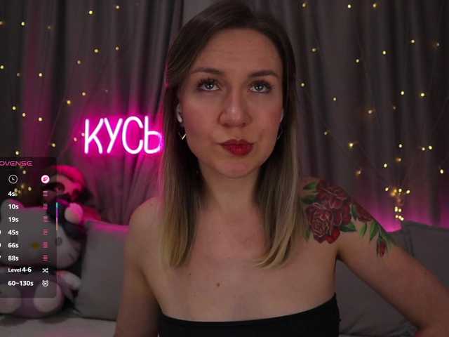 le modèle Rita_ est en webcam porno dans un show sur le site bongacams, il possède les tags suivants: White/Caucasian,Blonde,Shaved