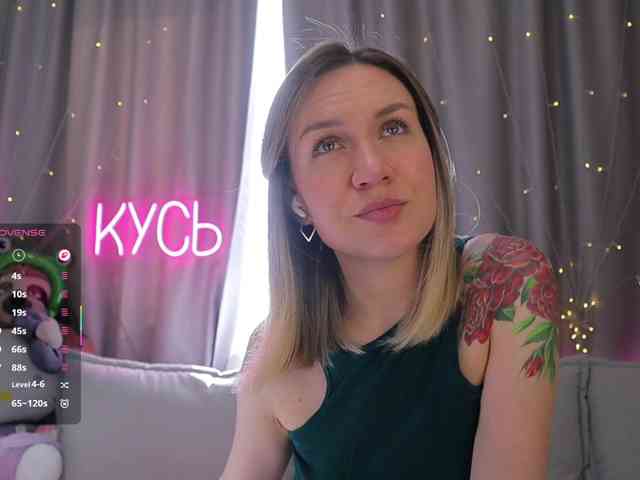 1-x Live Webcam on BongaCams