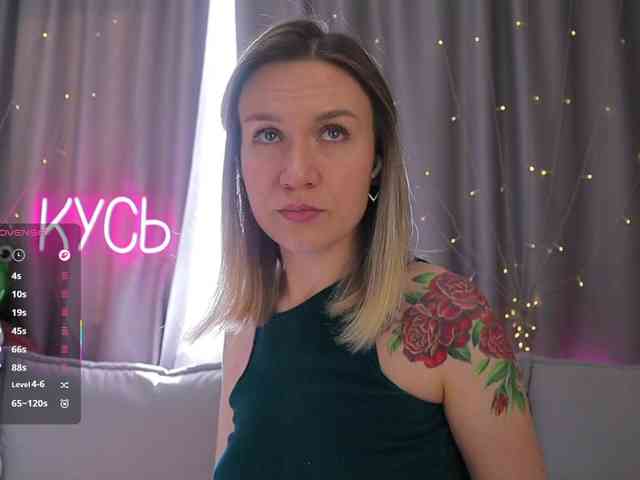 1-x Live Webcam on BongaCams