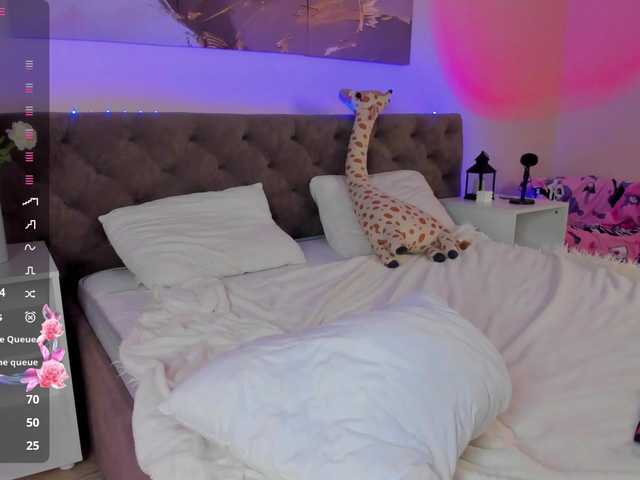 Lina-blueeyed's BongaCams show and profile