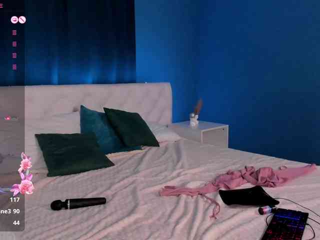 Lina-blueeyed Live Webcam on BongaCams