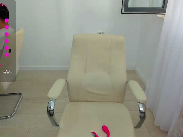 EveeEvian live cam on BongaCams