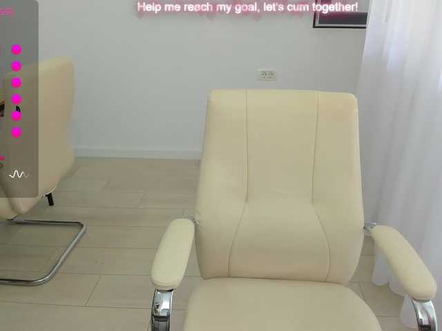 EveeEvian live cam on BongaCams