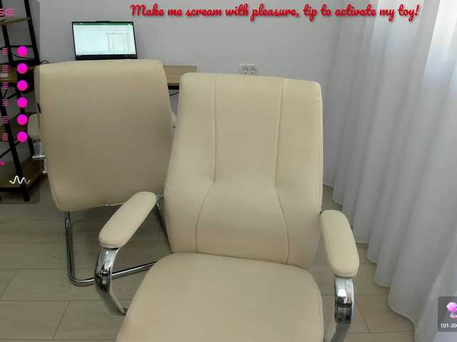 EveeEvian live cam on BongaCams