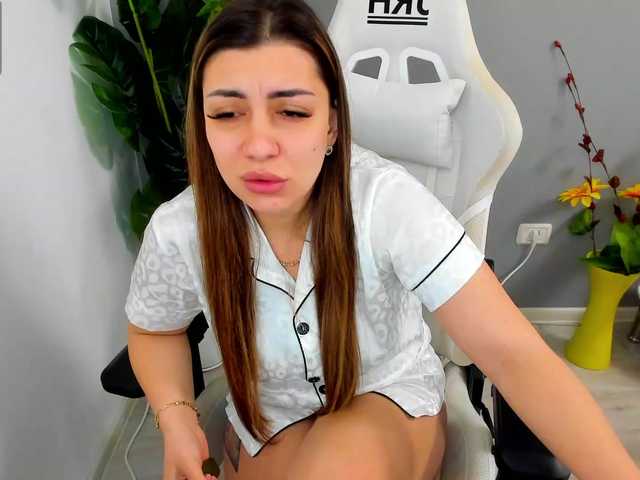 EveeEvian's BongaCams show and profile