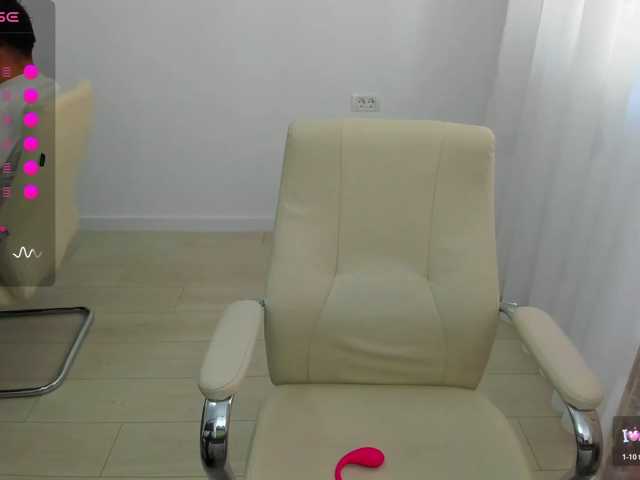 EveeEvian live cam on BongaCams