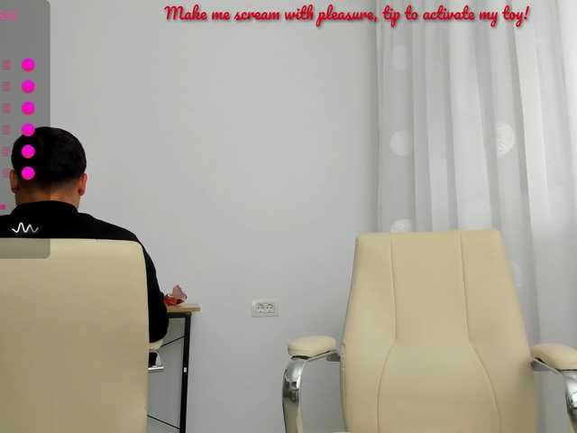 EveeEvian live cam on BongaCams