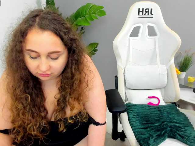 EveeEvian live cam on BongaCams