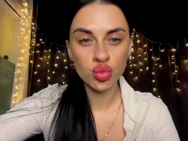 Anomaliya's BongaCams show and profile