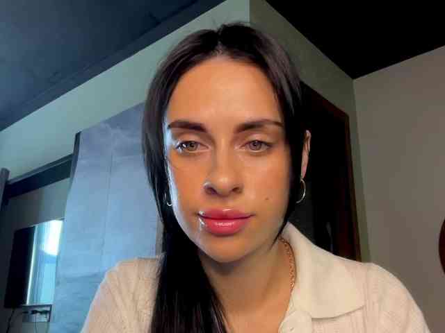 TAANNYAAA webcam