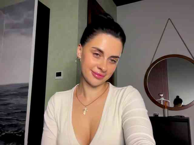 TAANNYAAA webcam
