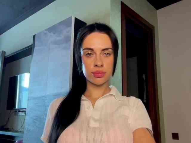 TAANNYAAA webcam