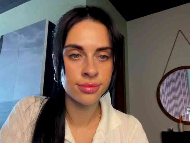 TAANNYAAA webcam