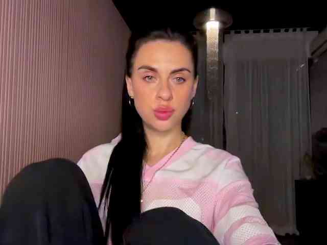 TAANNYAAA webcam