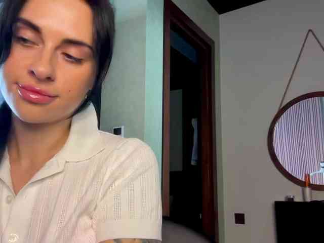 TAANNYAAA webcam
