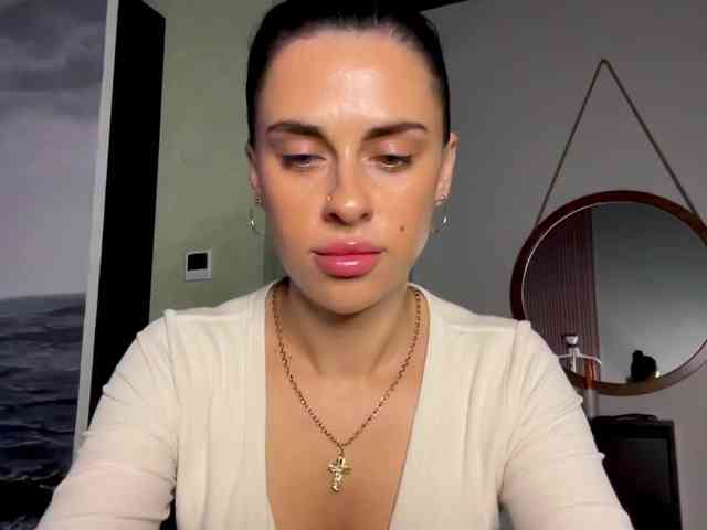 TAANNYAAA webcam