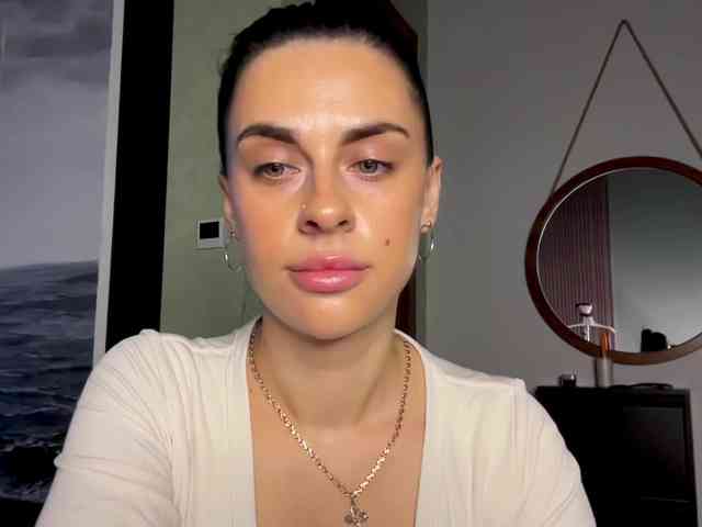 TAANNYAAA webcam
