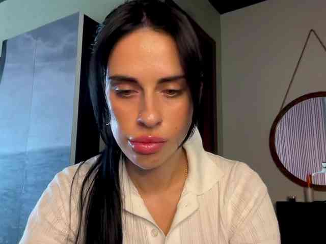 TAANNYAAA webcam