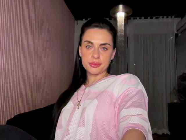 TAANNYAAA webcam