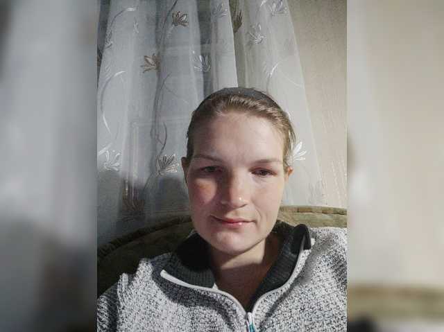 KittylMolly, 28 y/o - Live Cam on BongaCams
