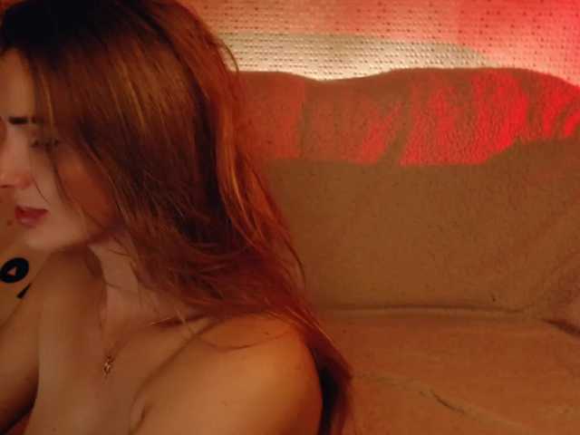 -MAlVINKA-, en directo ahora en BongaCams