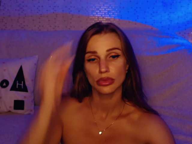 -MAlVINKA- live cam on BongaCams