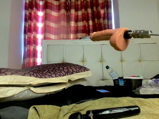 Candbody live cam on BongaCams
