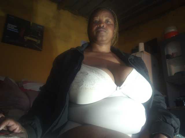 Melonboobs1 live cam on BongaCams