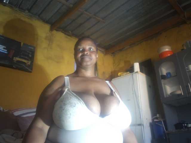 Melonboobs1 live cam on BongaCams