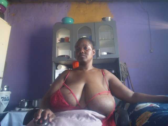 Melonboobs1 live cam preview
