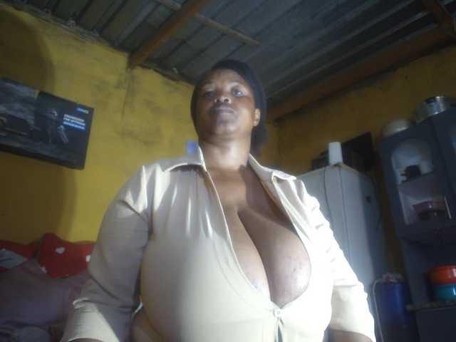 Melonboobs1 live cam on BongaCams