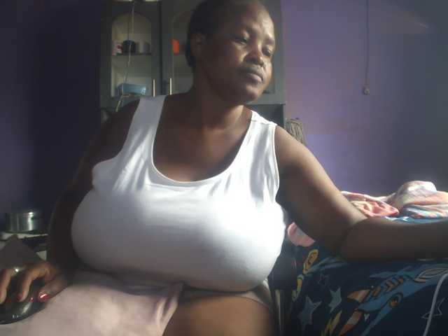 Melonboobs1
