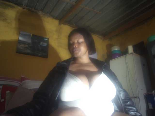 Melonboobs1 live cam on BongaCams