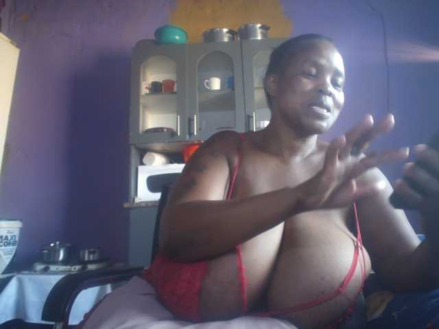 Melonboobs1 live cam on BongaCams