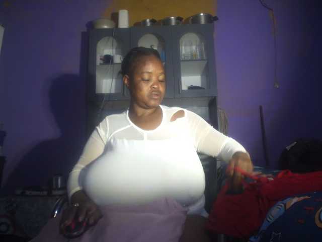 Melonboobs1 live cam on BongaCams