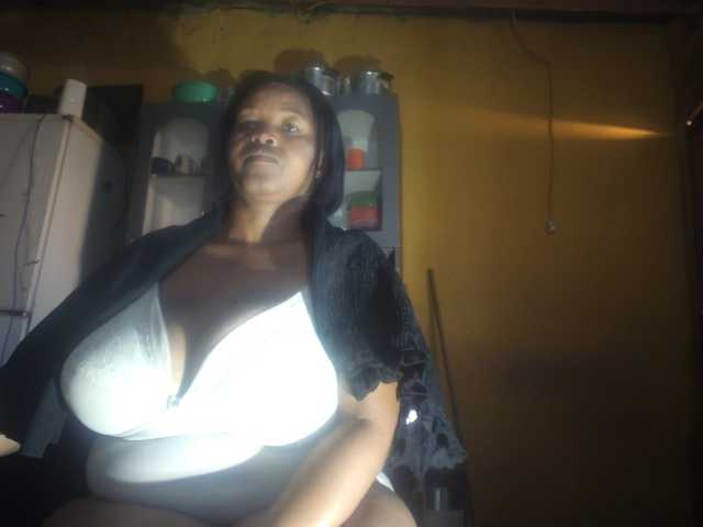 Melonboobs1 live cam on BongaCams