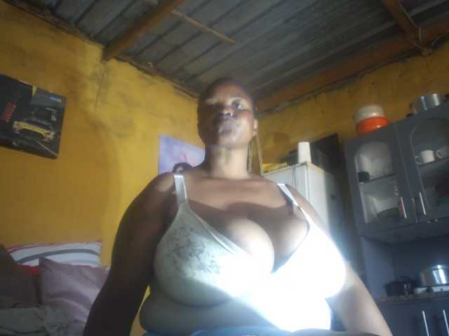 Melonboobs1 live cam on BongaCams