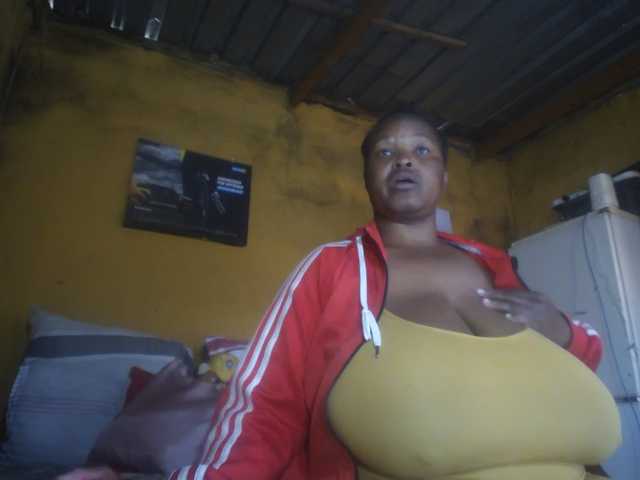Melonboobs1 live cam on BongaCams