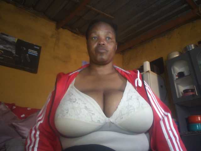 Melonboobs1 live cam on BongaCams