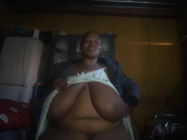 Melonboobs1 live cam on BongaCams