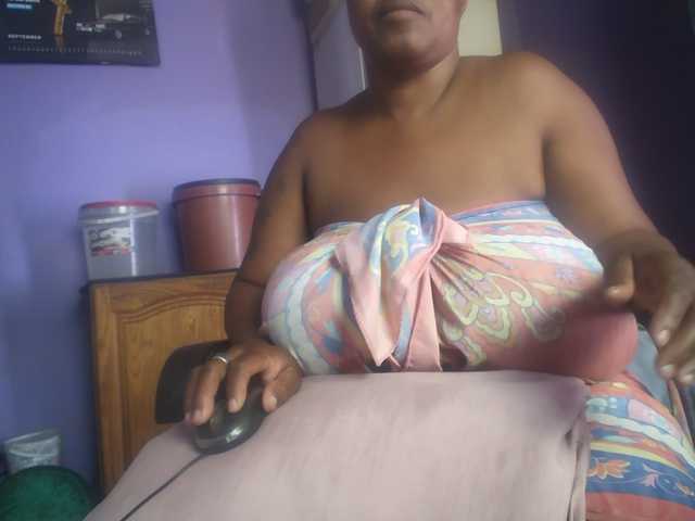 Melonboobs1 live cam preview