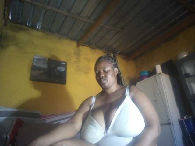 Melonboobs1 live cam on BongaCams